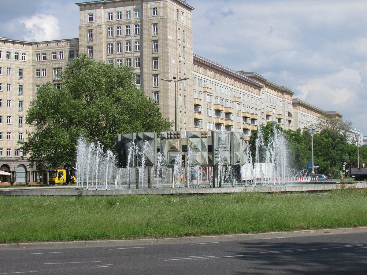 Alexanderplatz’dan Karl Marx Allee